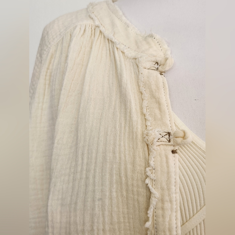 || WE THE FREE || Gauze button down long sleeves raw hems size M. - Picture 3 of 9